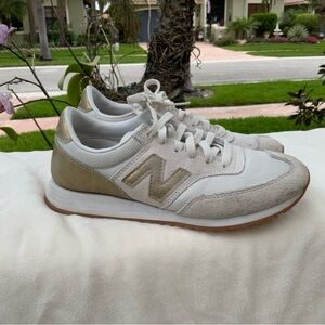 New Balance Womens SZ 6  620 CW620JD2 Beige Gold Lace Up Training Shoes